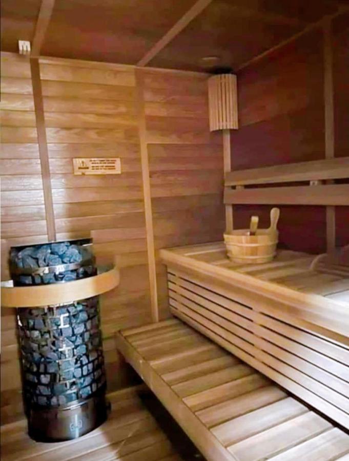 Luxury Suites At Brenthill Baguio City Екстер'єр фото